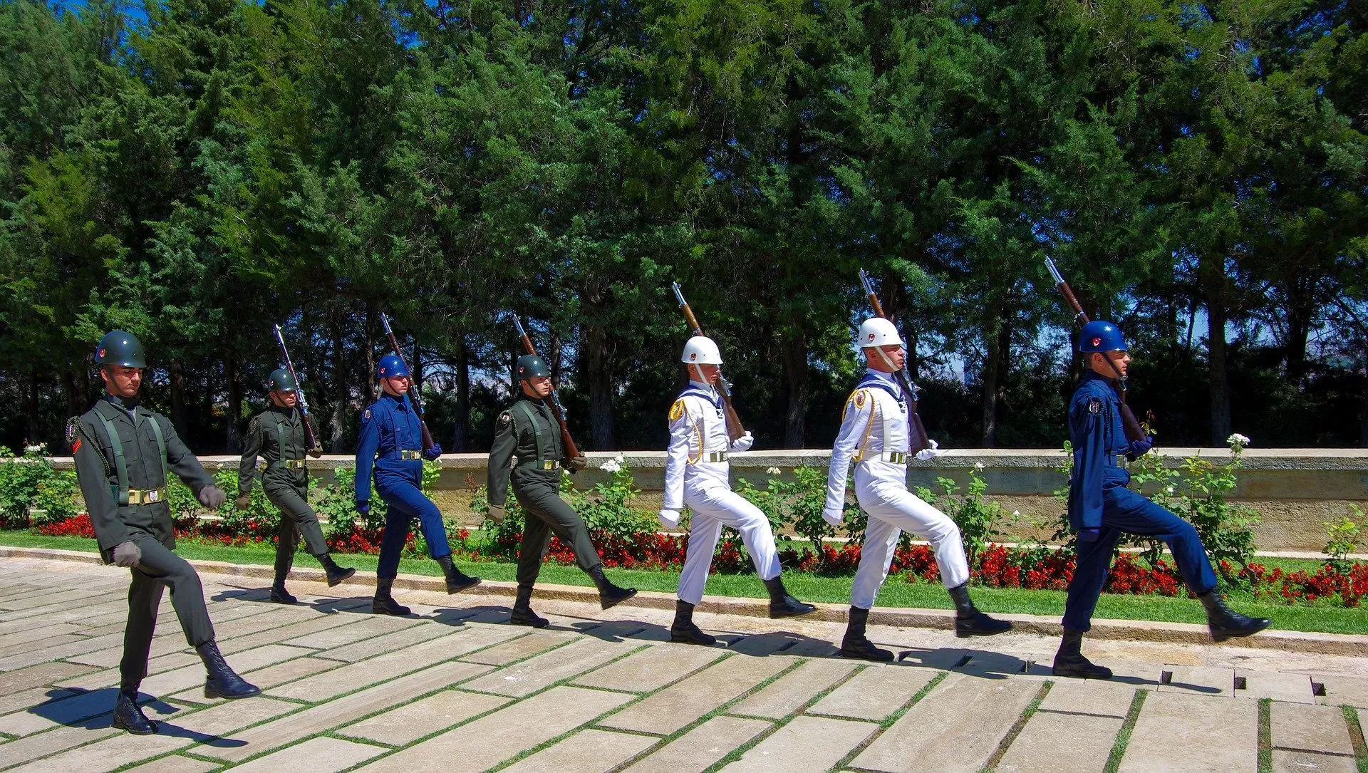 Sözleşmeli Er Nedir